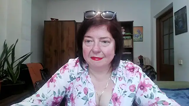 Violet Pulse online show from April 2026 01:41:01 PM