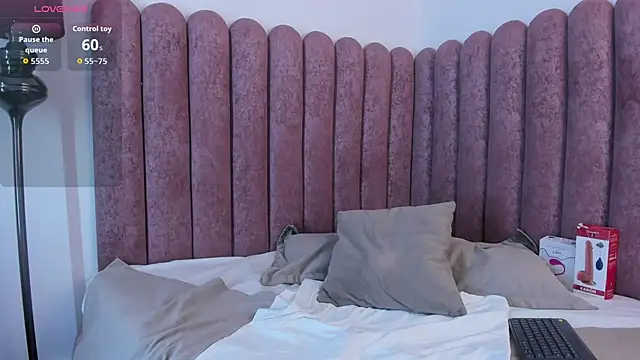 VanessaParis   online show from October 2025 08:39:01 PM