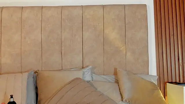 Lauraa saenz11 online show from November 2025 12:45:02 PM