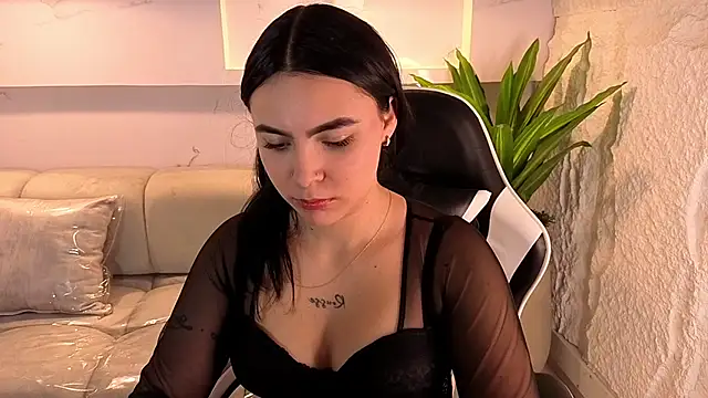 scarlett smith tp online show from December 2025 01:27:02 PM