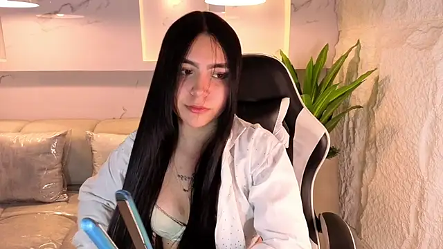 scarlett smith tp online show from December 2025 07:54:02 PM