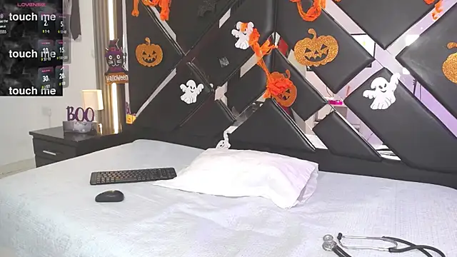 Snapshot of oblivionlove chatting on October 2025 08:57:01 PM oblivionlove online show from October 2025 08:57:01 PM