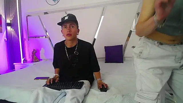 Snapshot of oblivionlove chatting on November 2025 07:46:02 PM oblivionlove online show from November 2025 07:46:02 PM