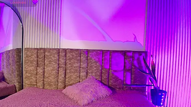 Missdionne curly online show from March 2026 11:18:01 AM