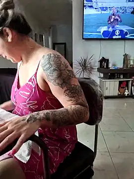 Snapshot of Barbie_13 chatting on October 2025 06:25:02 PM Barbie 13 online show from October 2025 06:25:02 PM