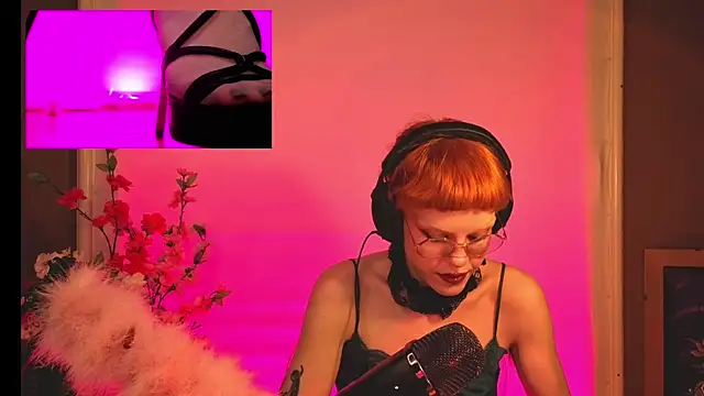 tacodeluxxxe online show from April 2026 04:19:01 AM