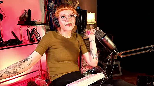 tacodeluxxxe online show from June 2026 12:57:02 AM