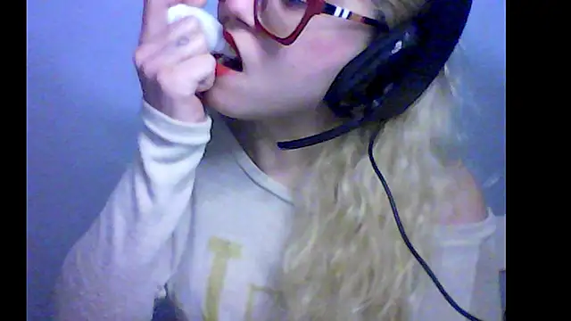 BlondieTami online show from October 2025 05:01:01 PM