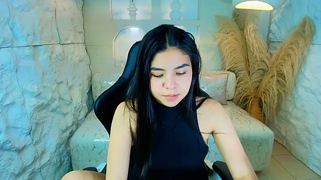 ambarina r online show from November 2025 03:17:02 AM