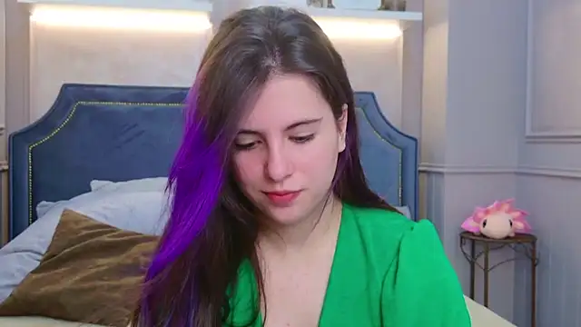 Akira Halls online show from November 2025 05:51:02 AM