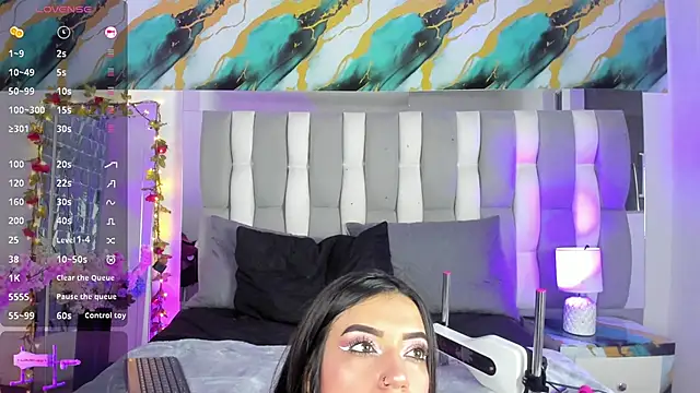 Snapshot of IsaDiiaz chatting on November 2025 04:58:02 AM IsaDiiaz online show from November 2025 04:58:02 AM