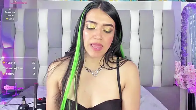 IsaDiiaz online show from April 2026 05:12:02 PM