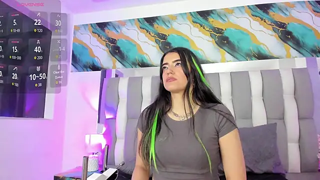 IsaDiiaz online show from April 2026 05:58:02 AM