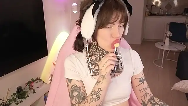 Eva Sonic online show from April 2026 03:18:01 AM