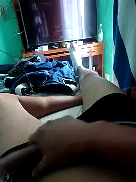 Carlos27hot online show from October 2025 07:34:01 PM