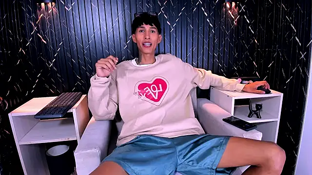 Daniel delux  online show from October 2025 04:02:02 AM