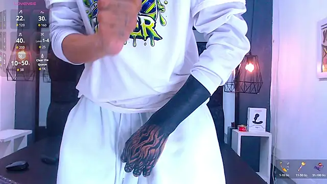 Daniel delux  online show from November 2025 11:54:01 AM