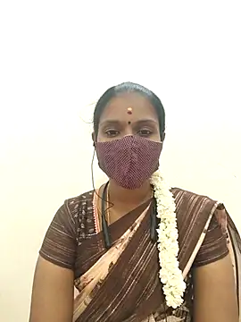 Snapshot of Tamil_Yalini12 chatting on October 2025 04:59:02 PM Tamil Yalini12 online show from October 2025 04:59:02 PM