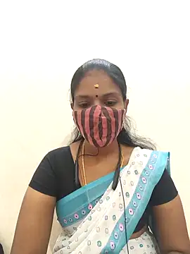 Snapshot of Tamil_Yalini12 chatting on October 2025 04:22:01 AM Tamil Yalini12 online show from October 2025 04:22:01 AM