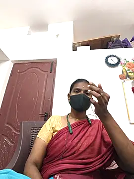 Snapshot of Tamil_Yalini12 chatting on April 2026 05:50:02 PM Tamil Yalini12 online show from April 2026 05:50:02 PM