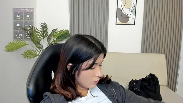 Snapshot of emiilyy_cute chatting on October 2025 12:17:01 PM emiilyy cute online show from October 2025 12:17:01 PM