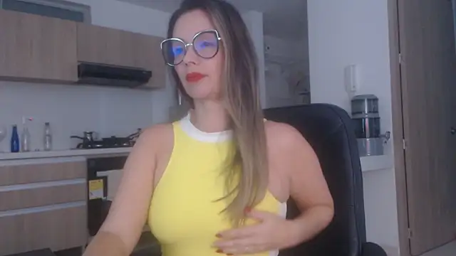 LovePaula online show from June 2026 11:45:02 AM