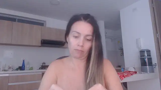 LovePaula online show from June 2026 03:07:01 AM