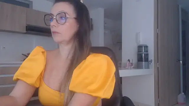 LovePaula online show from August 2026 03:17:02 PM