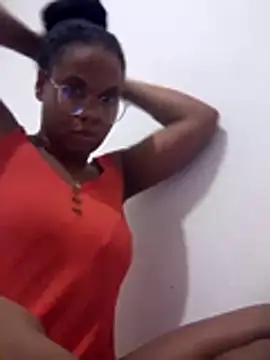 PrettahSantos online show from November 2025 03:27:02 AM