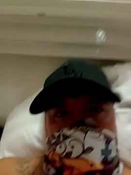 Snapshot of BentBolo chatting on November 2025 01:00:02 PM BentBolo online show from November 2025 01:00:02 PM