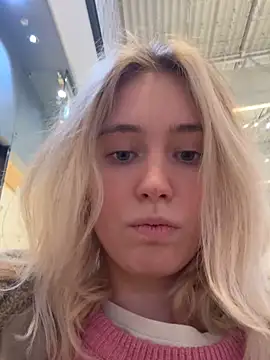 HoneyRay online show from November 2025 12:26:01 PM