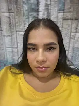 Snapshot of Valery_lux16 chatting on April 2026 10:32:01 PM Valery lux16 online show from April 2026 10:32:01 PM