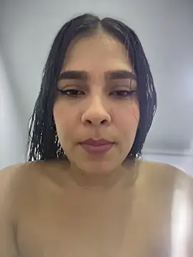 Snapshot of Valery_lux16 chatting on May 2026 08:04:02 PM Valery lux16 online show from May 2026 08:04:02 PM