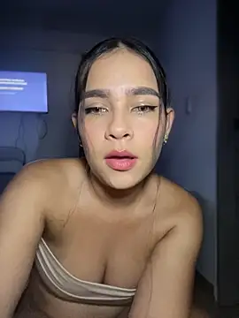 Snapshot of Valery_lux16 chatting on May 2026 11:22:02 PM Valery lux16 online show from May 2026 11:22:02 PM