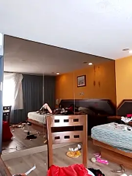 transreyna online show from January 2026 04:45:02 PM