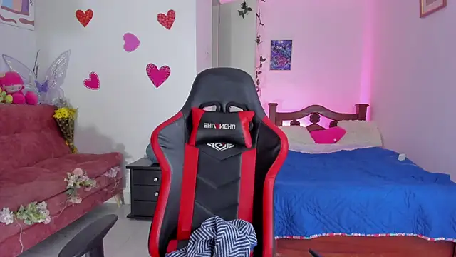 SophieLAmour online show from September 2025 10:34:01 PM