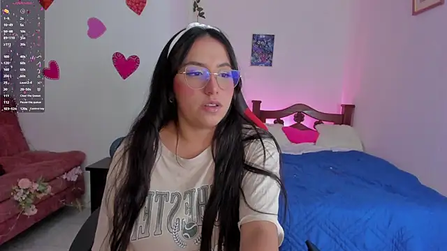 SophieLAmour online show from September 2025 10:48:02 PM