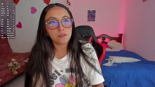 SophieLAmour online show from October 2025 11:58:02 PM