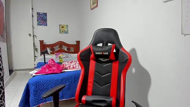 SophieLAmour online show from November 2025 02:34:02 AM