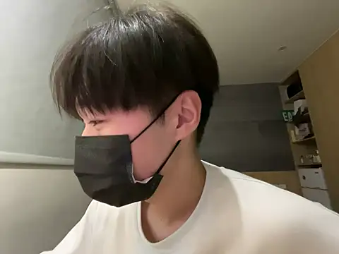 Yo155 online show from October 2025 04:58:02 PM