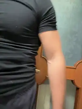 Snapshot of giovan2020 chatting on November 2025 11:37:01 PM giovan2020 online show from November 2025 11:37:01 PM