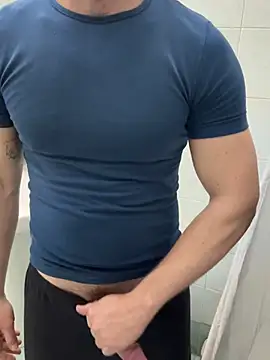 giovan2020 online show from April 2026 08:51:01 PM