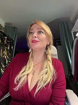 Sweet-blonde online show from April 2026 10:07:02 PM