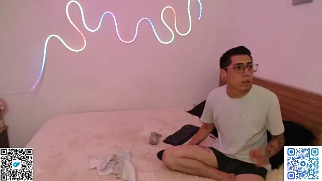 zoe-mate14 online show from April 2026 04:50:02 AM