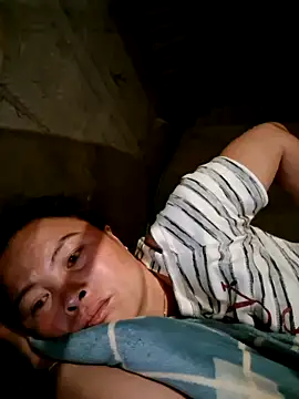 xuxulovezz online show from February 2026 03:35:01 PM