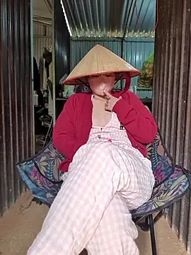 Helen-Tran online show from November 2025 02:24:01 AM