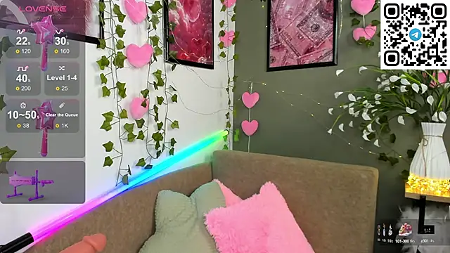 Selena Lune online show from October 2025 12:41:02 AM