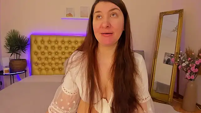 TrishaDarks online show from March 2026 06:03:01 AM