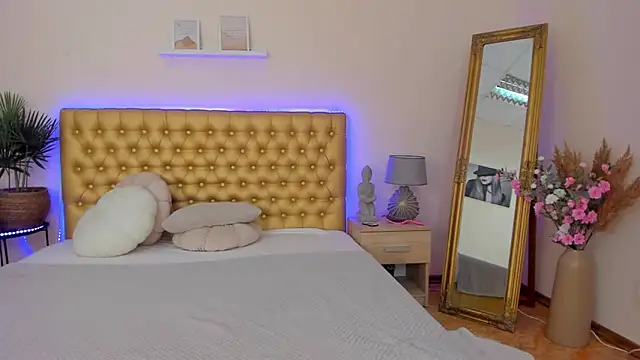 TrishaDarks online show from March 2026 06:10:01 AM