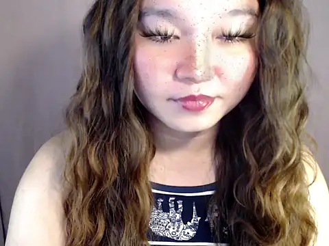 Eyes-on-me online show from November 2025 10:32:01 PM